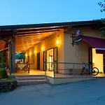 مكان تخييم Village Du Parc