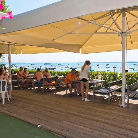 Village Du Parc キャンプ場 3*