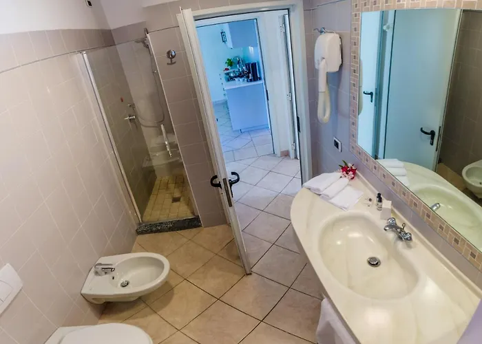 Village Du Parc לאזיסה